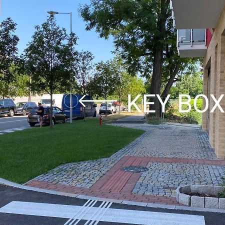 New Cozy 2 Room Pink Apartment Bratislava 058 외부 사진