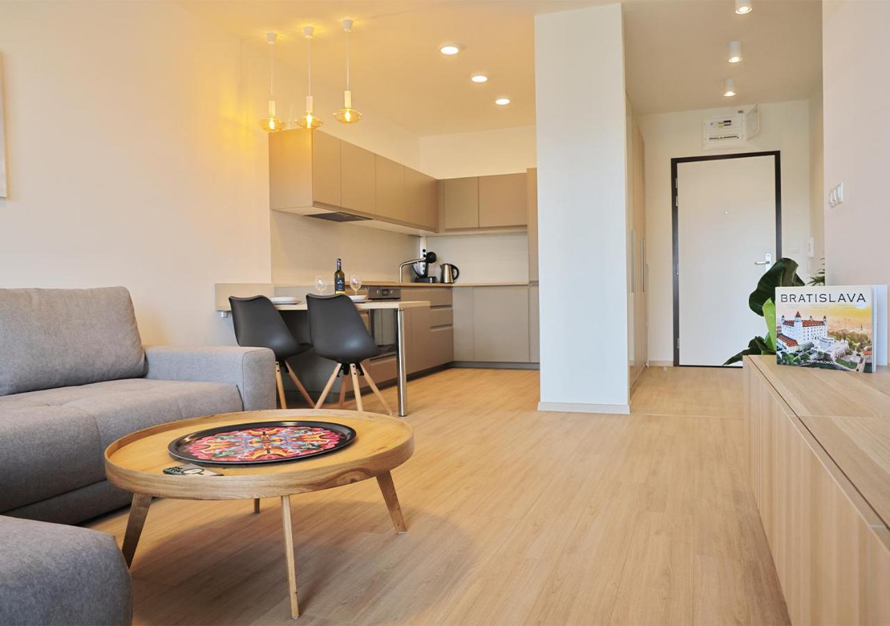 New Cozy 2 Room Pink Apartment Bratislava 058 외부 사진