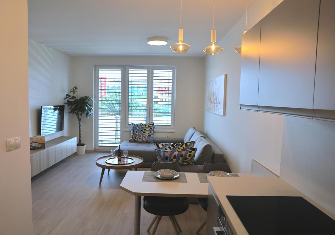 New Cozy 2 Room Pink Apartment Bratislava 058 외부 사진