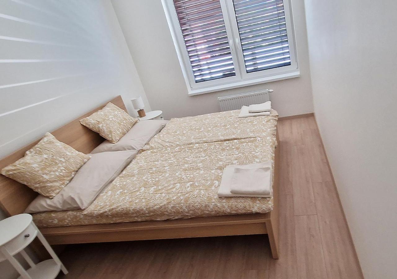 New Cozy 2 Room Pink Apartment Bratislava 058 외부 사진