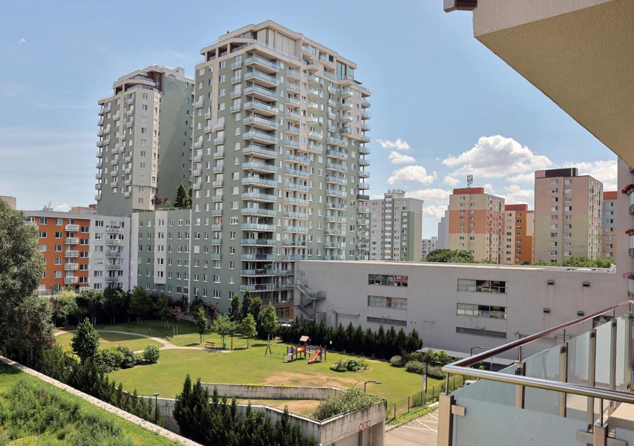 New Cozy 2 Room Pink Apartment Bratislava 058 외부 사진