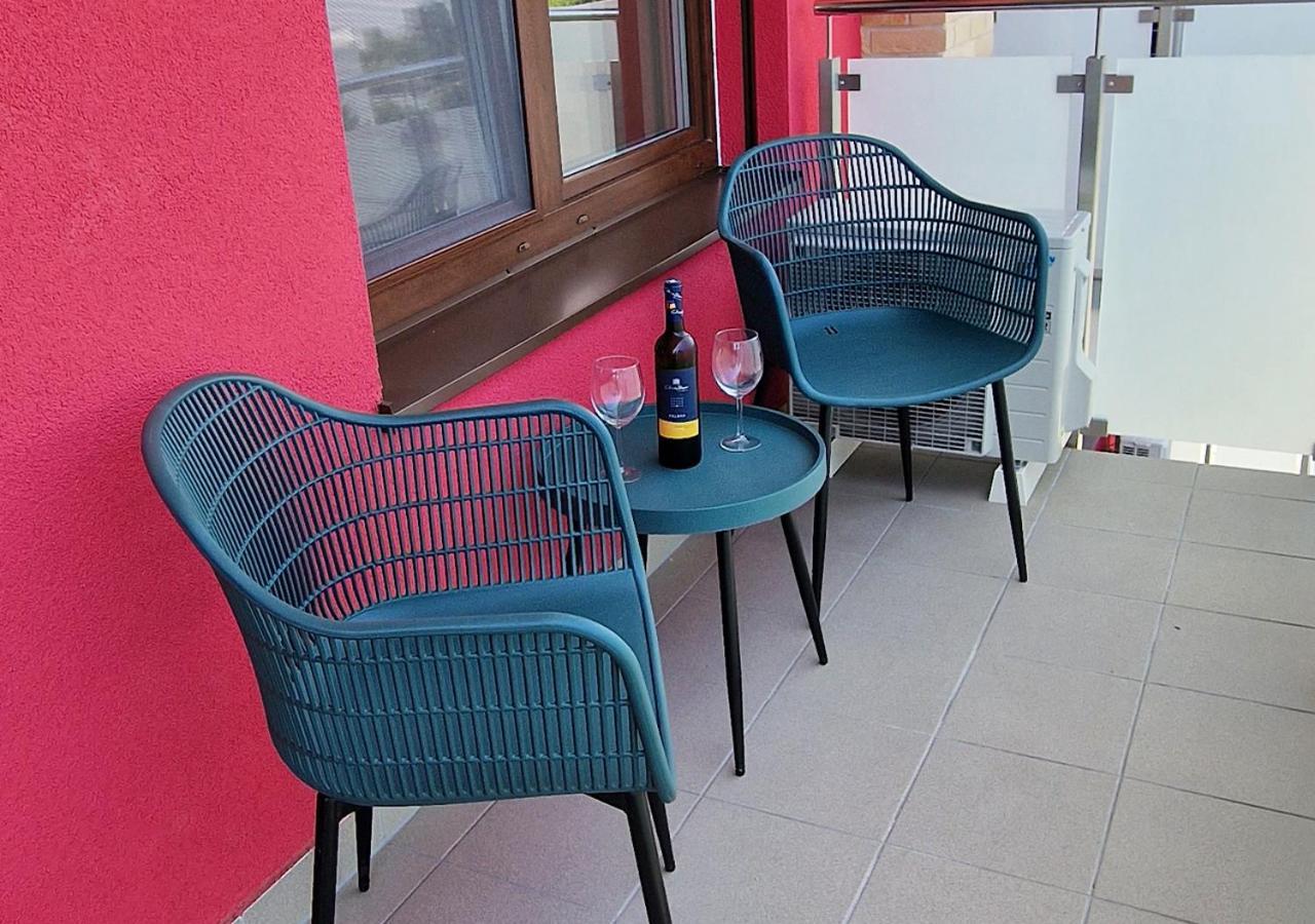 New Cozy 2 Room Pink Apartment Bratislava 058 외부 사진